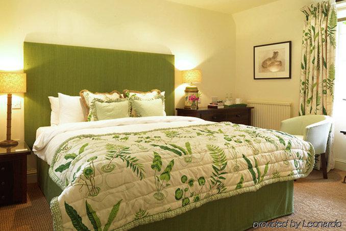 The Hare & Hounds Hotel Tetbury Ruang foto