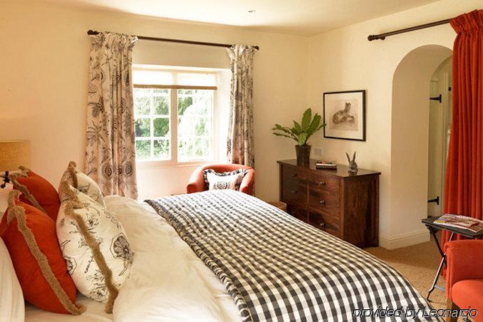 The Hare & Hounds Hotel Tetbury Ruang foto