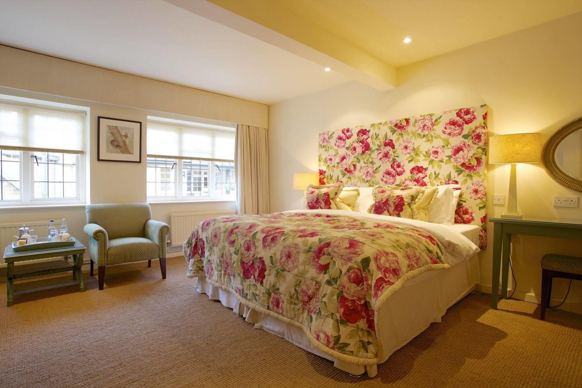The Hare & Hounds Hotel Tetbury Bagian luar foto