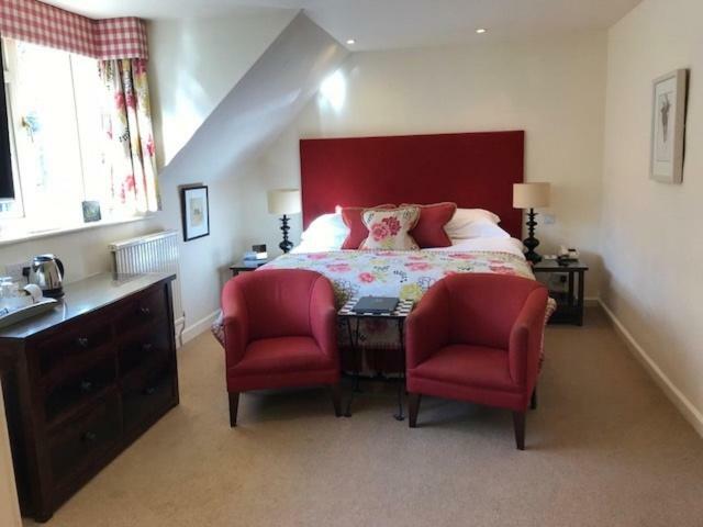 The Hare & Hounds Hotel Tetbury Bagian luar foto